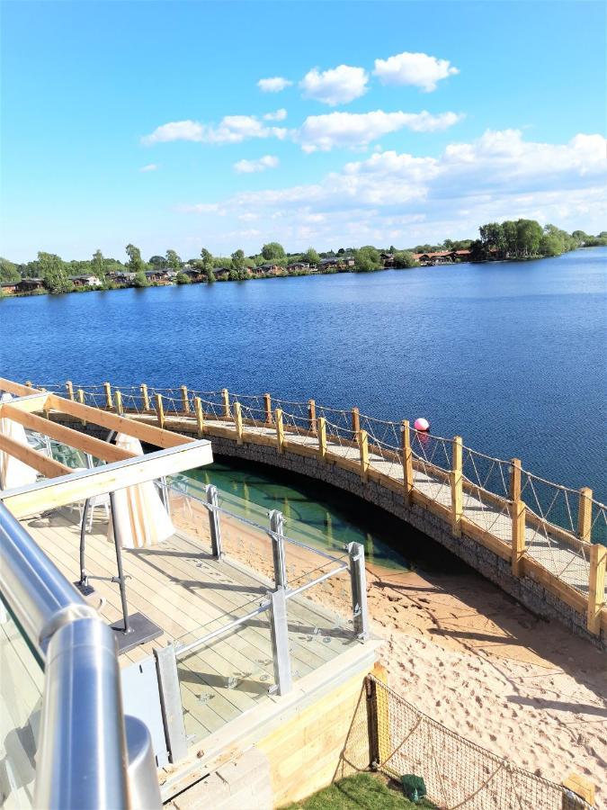 Luxury 2019 8 Berth Caravan With Hot Tub @ Tattershall Lakes Exterior photo