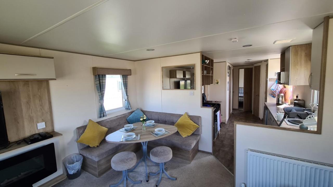 Luxury 2019 8 Berth Caravan With Hot Tub @ Tattershall Lakes Exterior photo